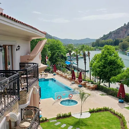 Caria Luxury Hotel 4*